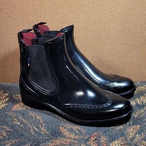 Rare Tommy Hilfiger Wing Tip Black Rain Boots- Size 9